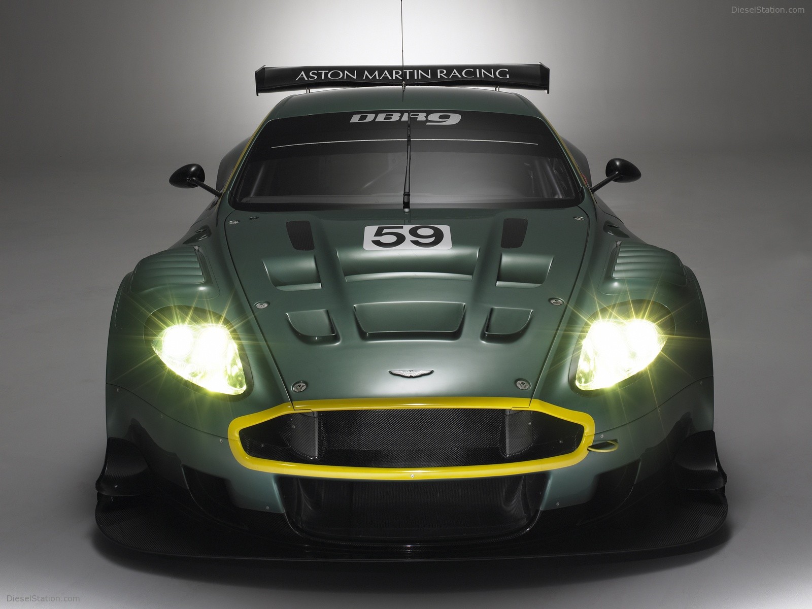 Aston Martin DBR9